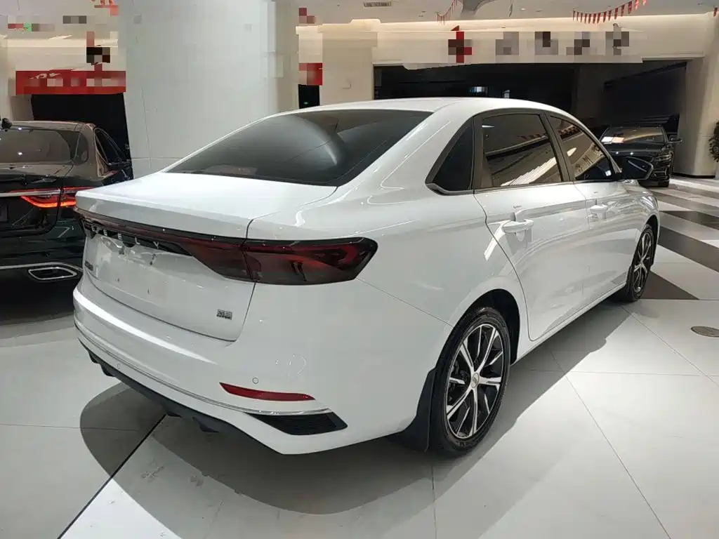 Geely Emgrand 2023