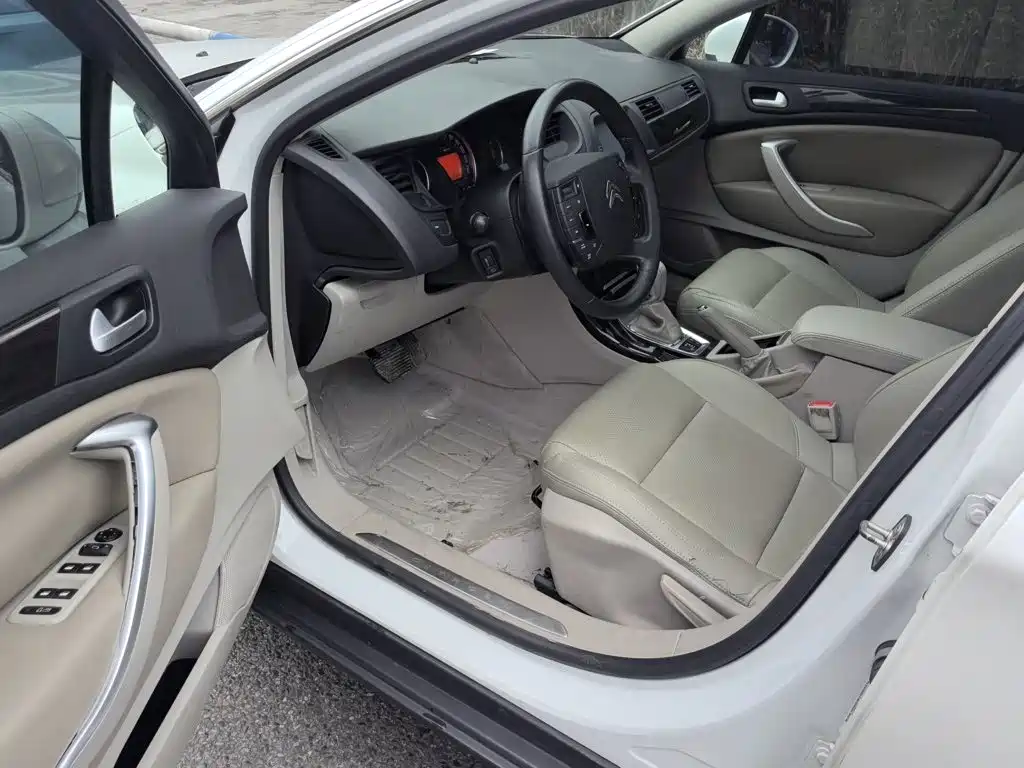 Citroën C5 2015 — фото 19
