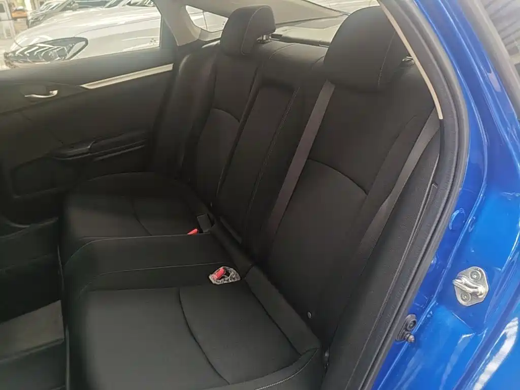 Honda Civic 2019 — фото 17