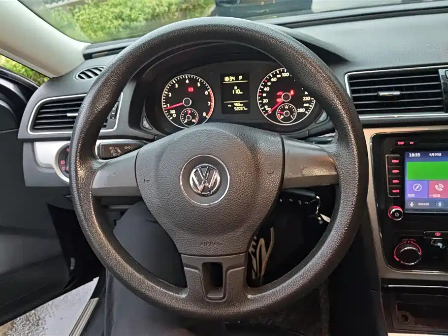 Volkswagen Passat 2014 — фото 15