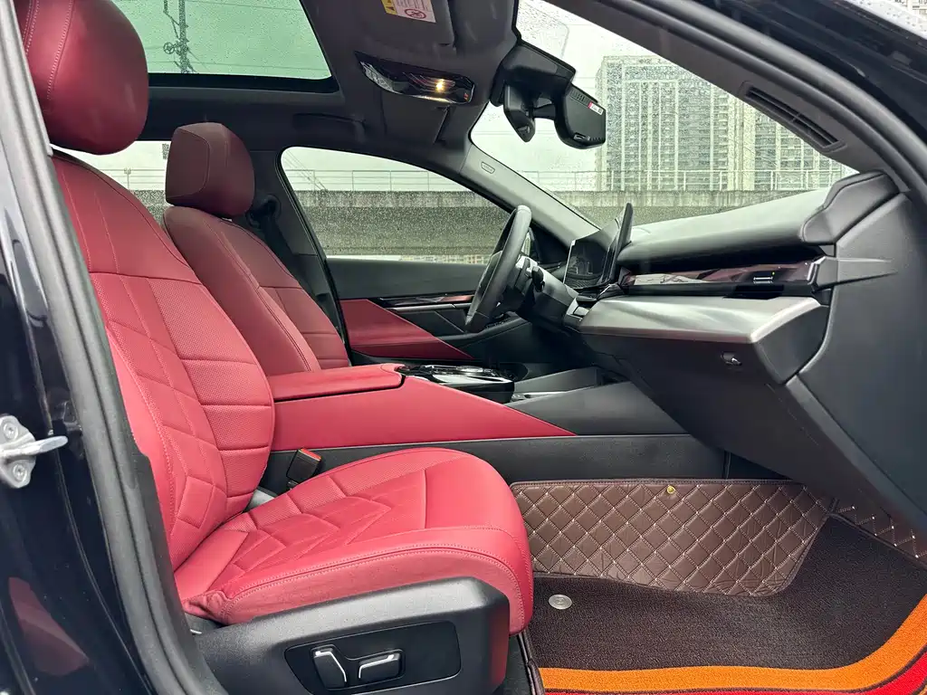 BMW 5 Series 2025 — фото 15
