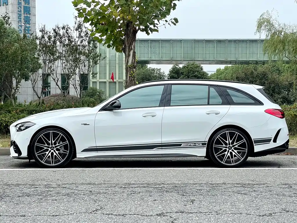 Mercedes-Benz C-Class AMG 2024 — фото 7