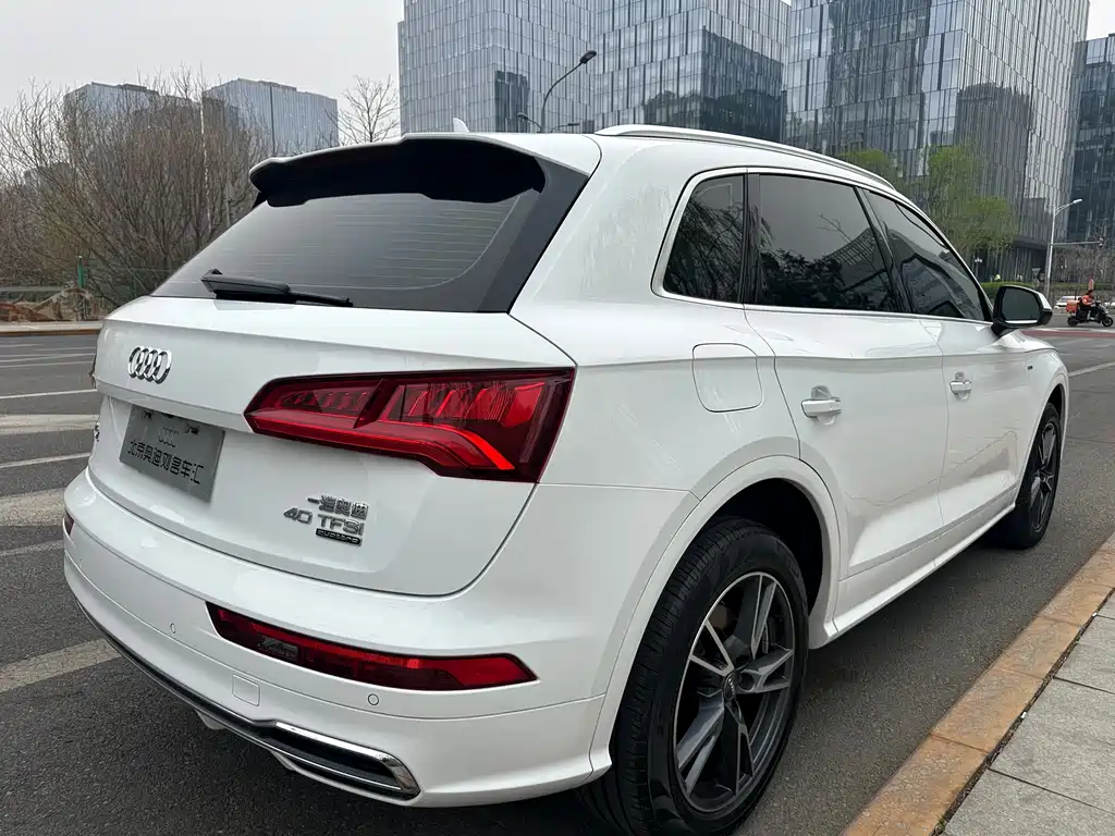 Audi Q5L 2020 — фото 14
