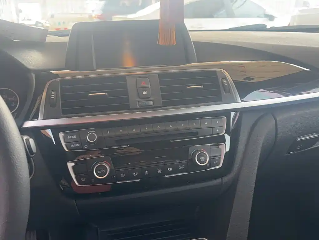BMW 3 Series 2016