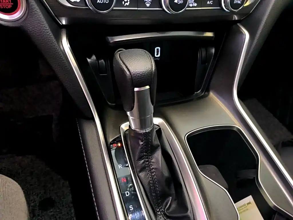 Honda Accord 2023 — фото 10