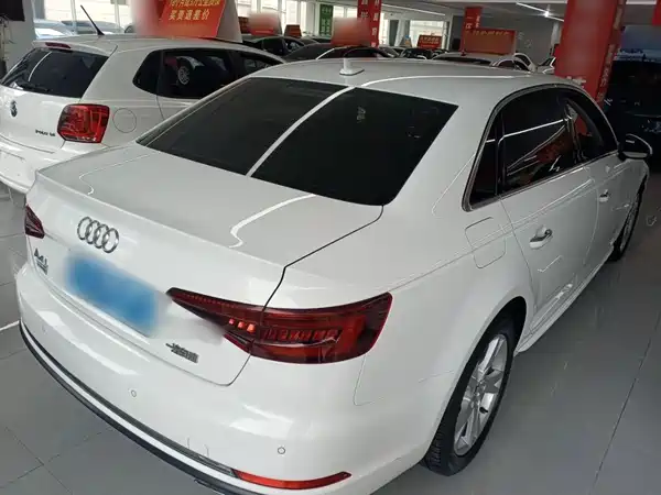 Audi A4L 2019
