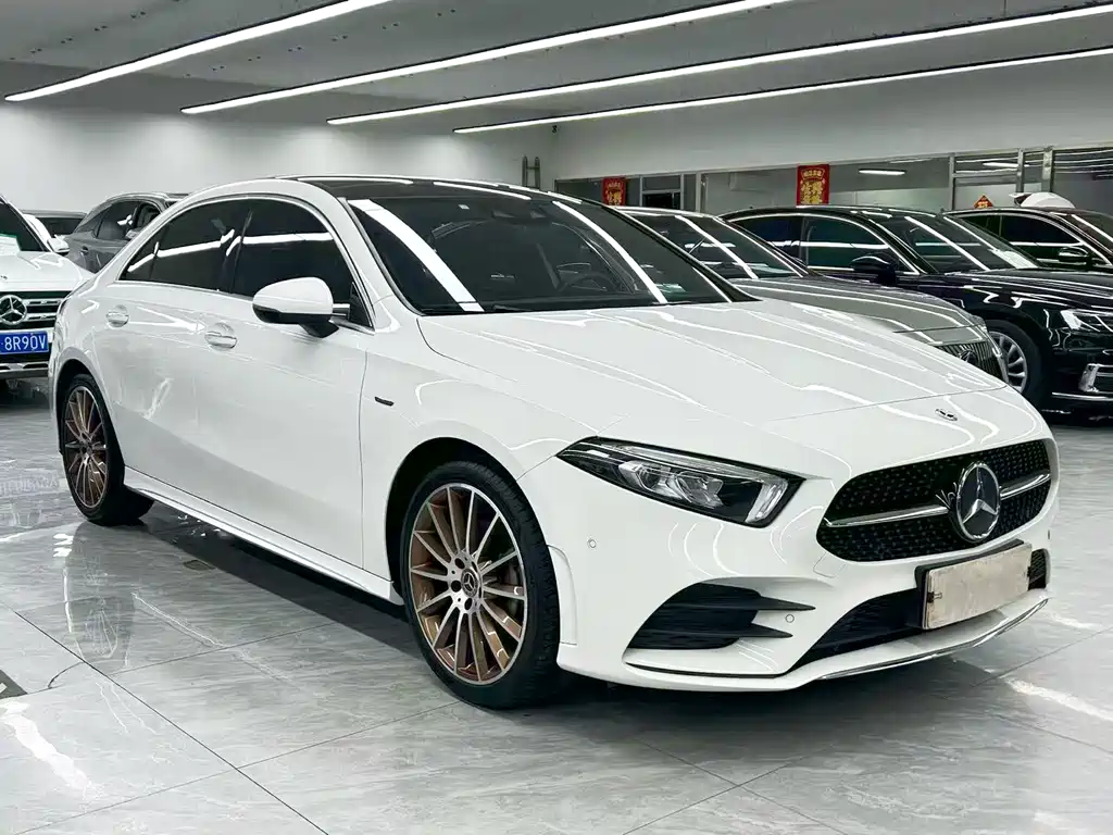 Mercedes-Benz A-Class 2019 — фото 3