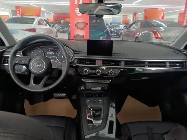 Audi A4L 2019