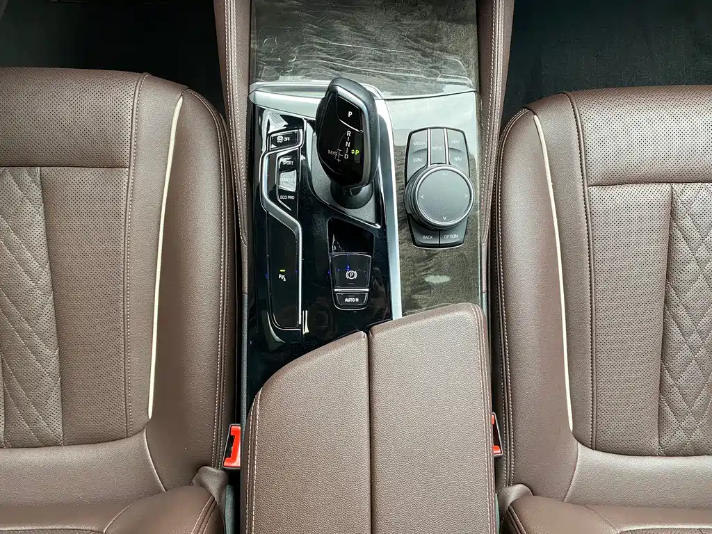 BMW 5 Series 2024 — фото 15