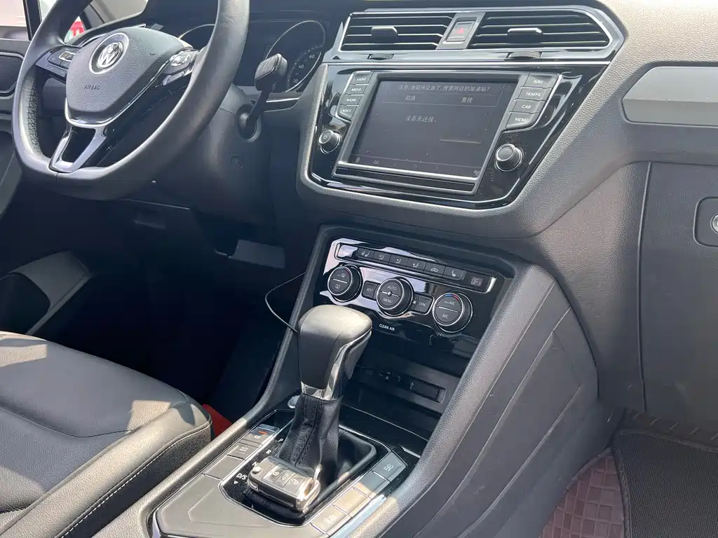 Volkswagen Tiguan L 2018 — фото 14
