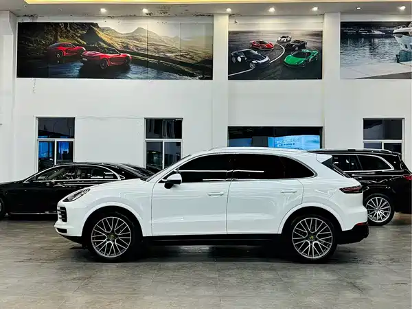 Porsche Cayenne 2022