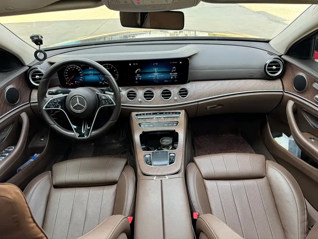 Mercedes-Benz E-Class 2022