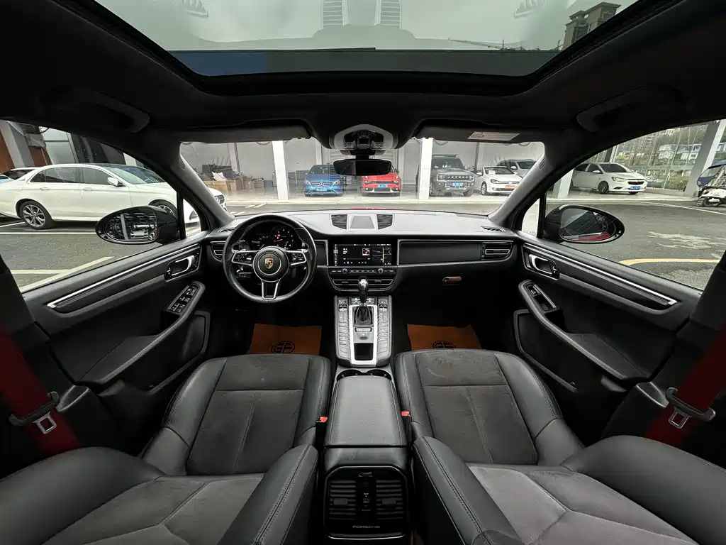 Porsche Macan 2020 — фото 12
