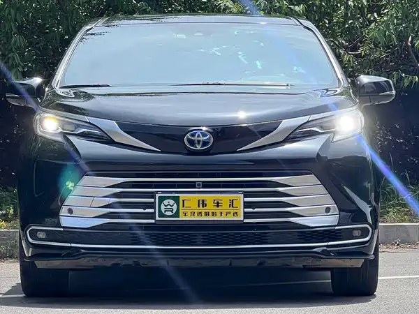 Toyota Sienna 2023