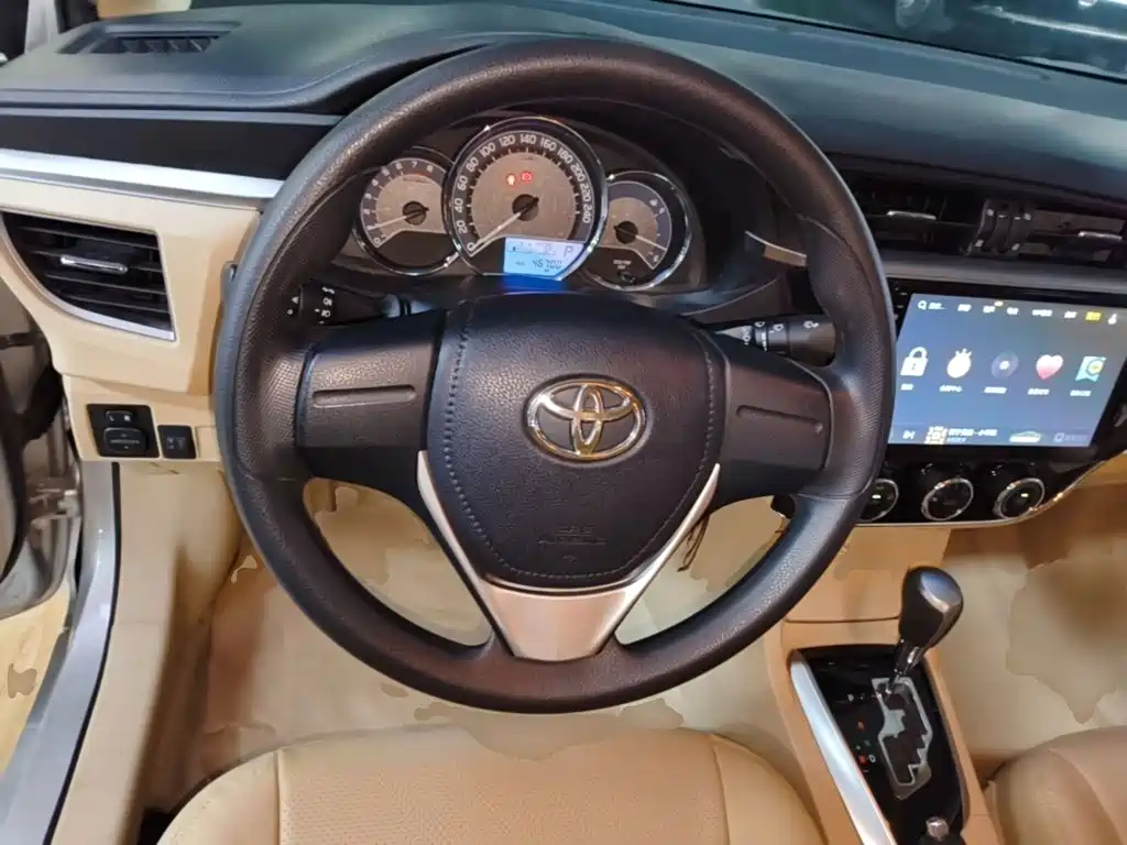 Toyota Corolla 2015 — фото 11