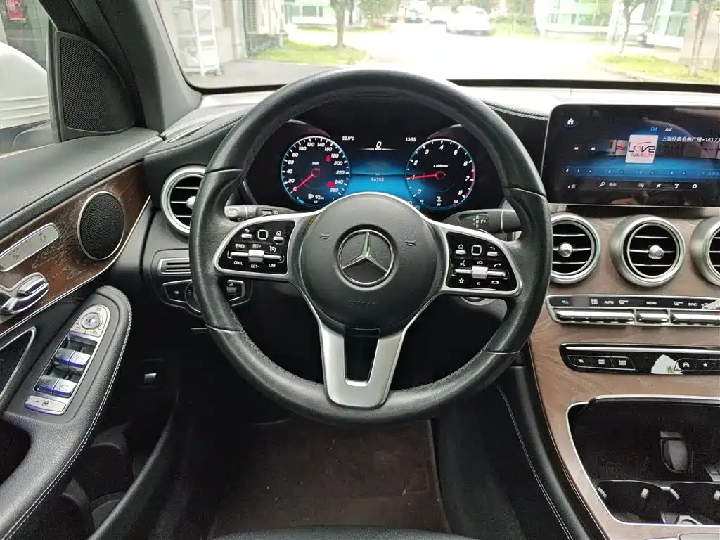 Mercedes-Benz GLC 2020 — фото 11