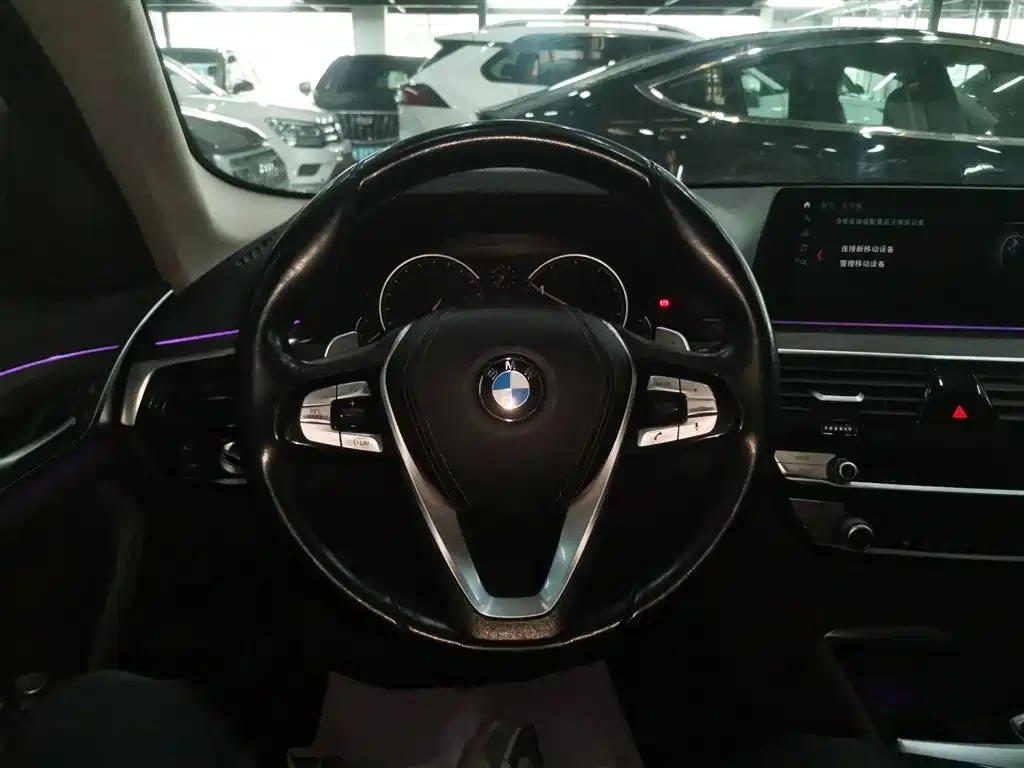 BMW 5 Series 2018 — фото 11