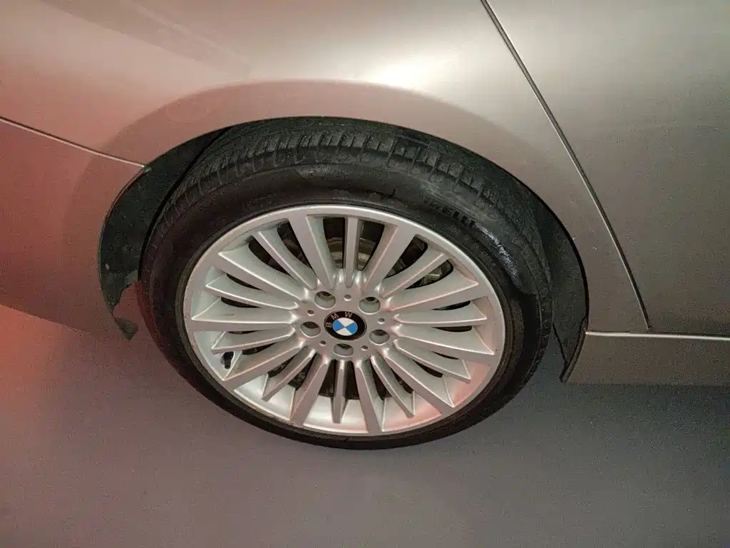 BMW 3 Series 2018 — фото 11