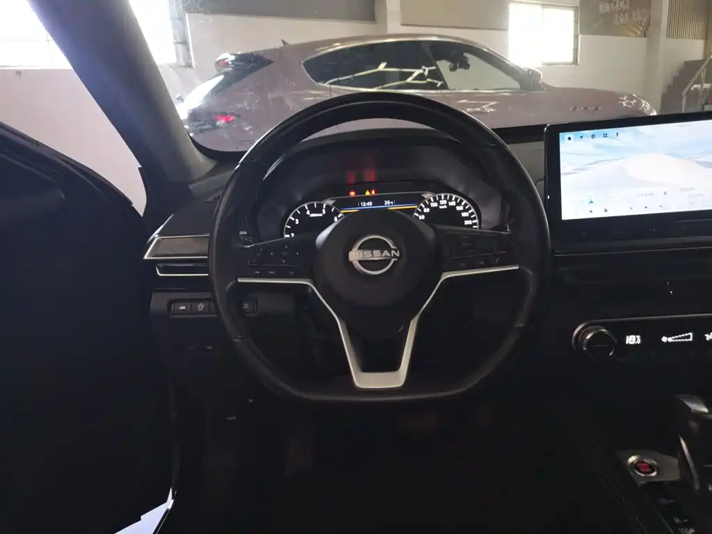 Nissan Teana 2023