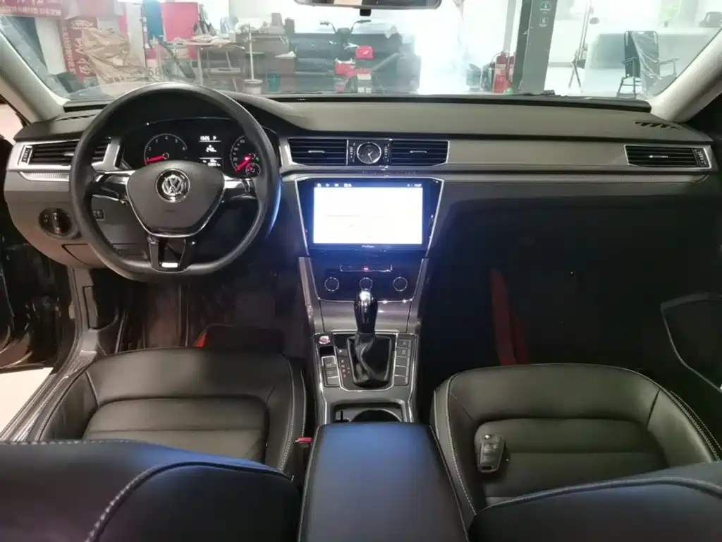 Volkswagen Passat 2018 — фото 10