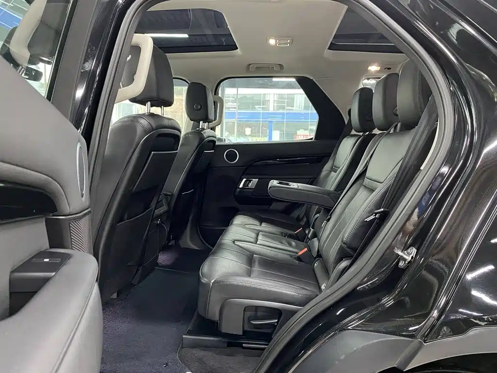 Land Rover Discovery 2018 — фото 19