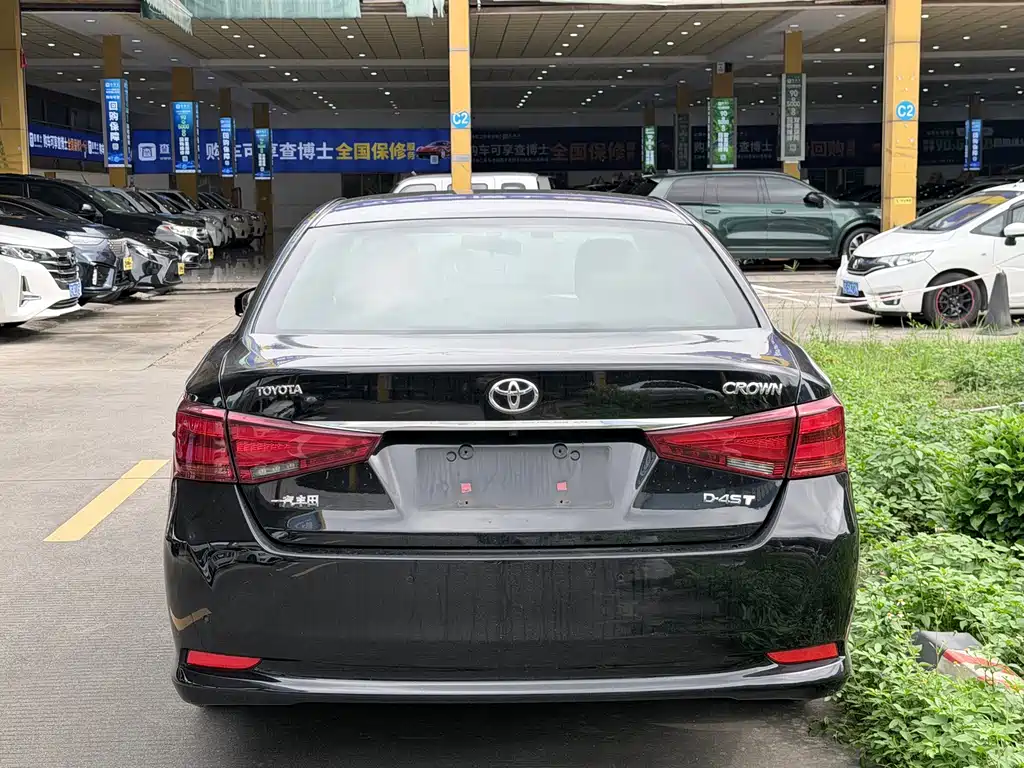Toyota Crown 2015 — фото 12