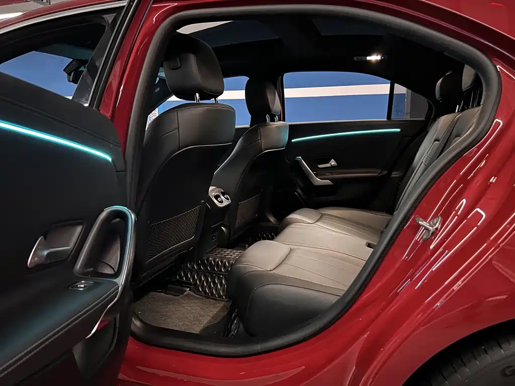 Mercedes-Benz A-Class 2022 — фото 8