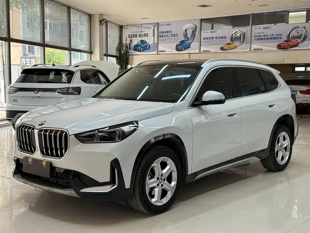 BMW X1 2023 — фото 1