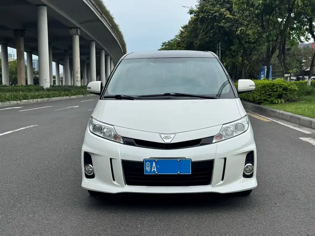 Toyota Previa 2018 — фото 2