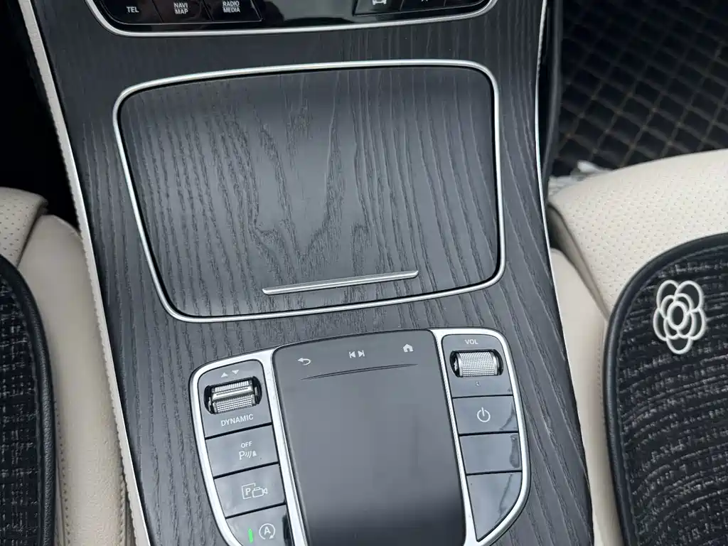 Mercedes-Benz E-Class 2021 — фото 16