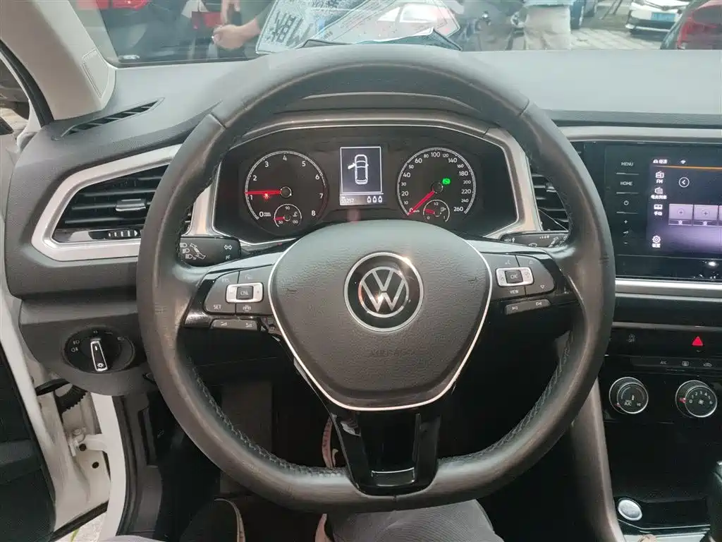 Volkswagen T-Roc 2022 — фото 11