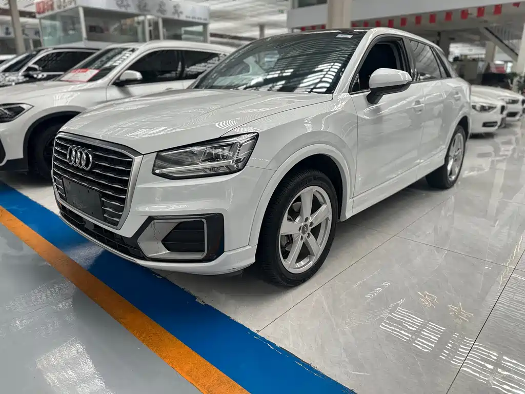 Audi Q2L 2019