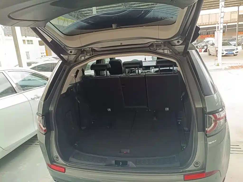 Land Rover Discovery Sport 2017 — фото 12