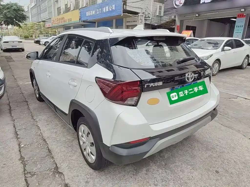 Toyota Yaris L 2021