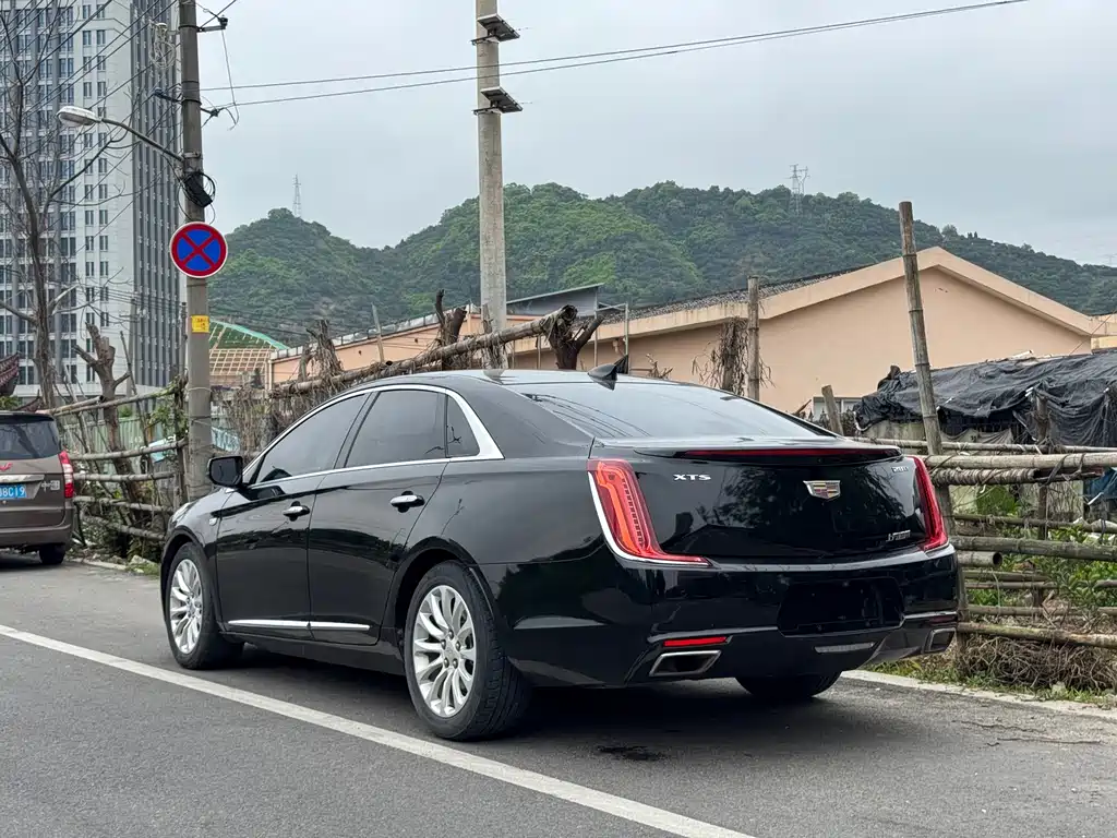 Cadillac XTS 2019 — фото 8