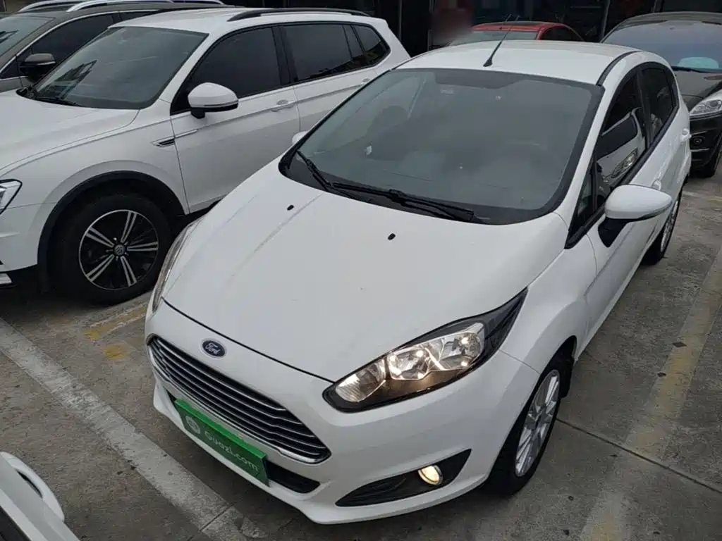 Ford Fiesta 2015 — фото 3