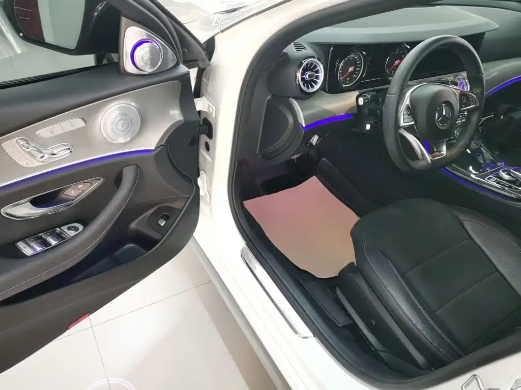 Mercedes-Benz E-Class 2017 — фото 12