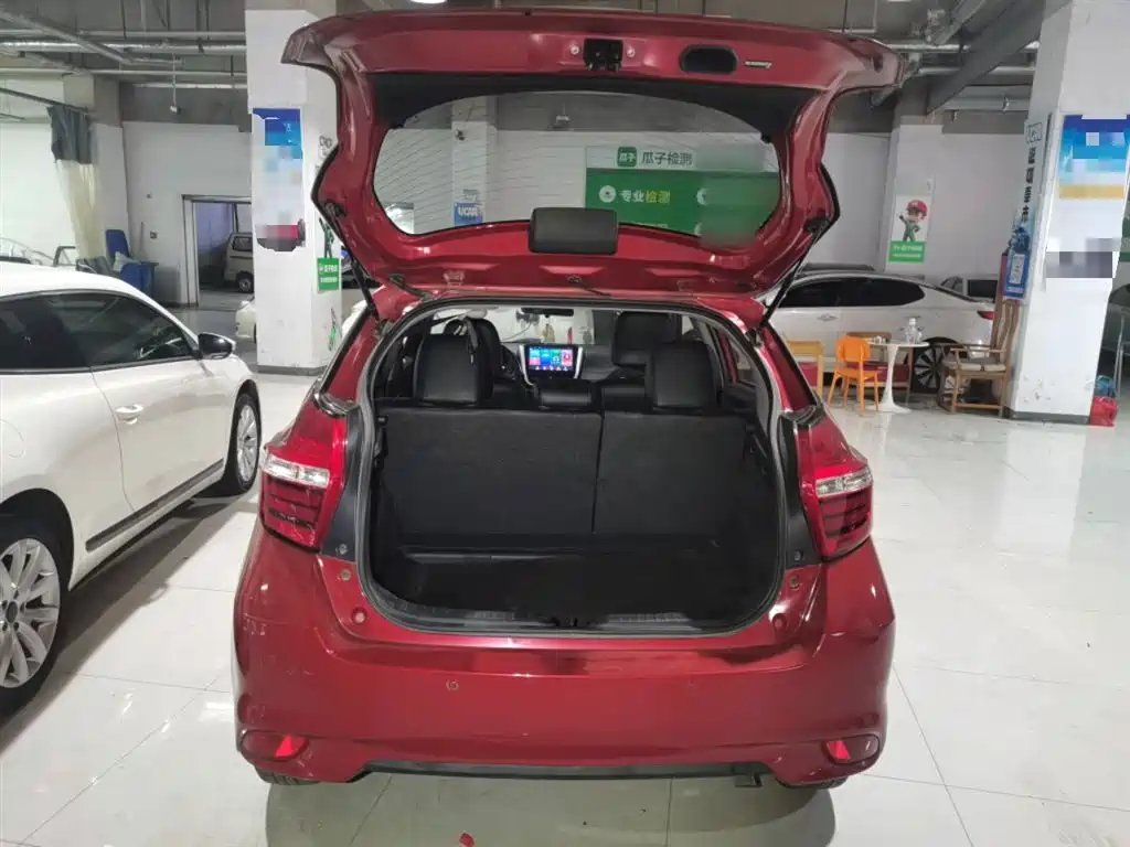 Toyota Yaris L 2020 — фото 15