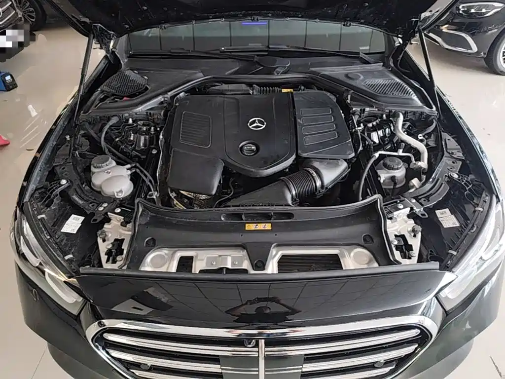 Mercedes-Benz E-Class 2025 — фото 20