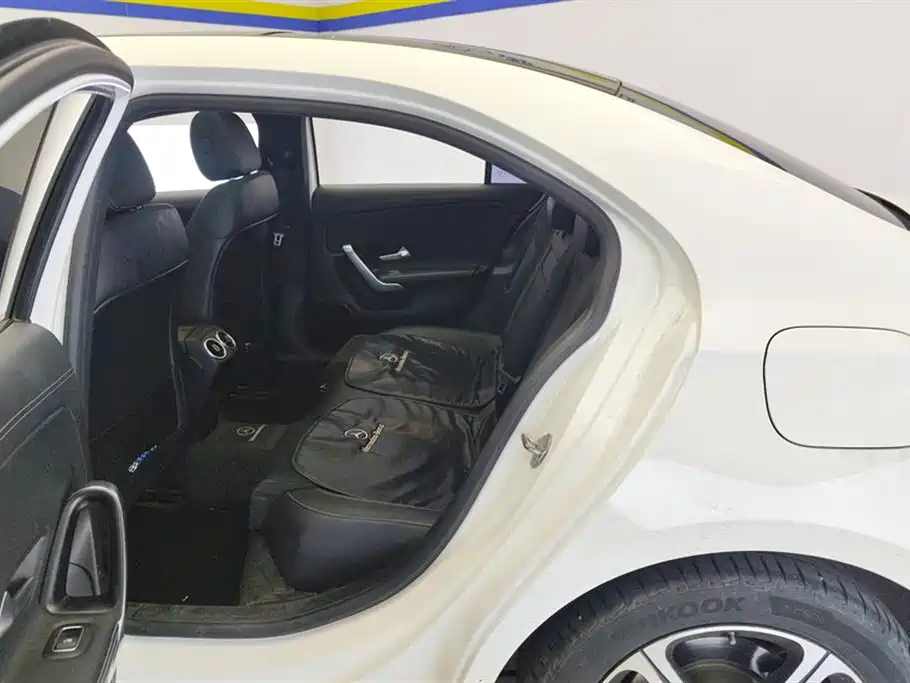 Mercedes-Benz A-Class 2022 — фото 11