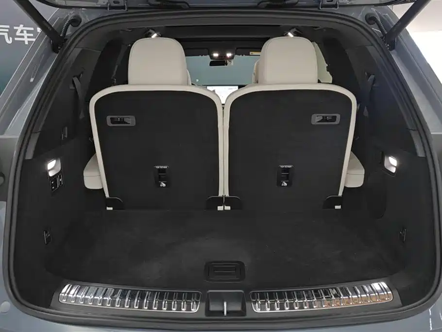 Li Auto Li L8 2025