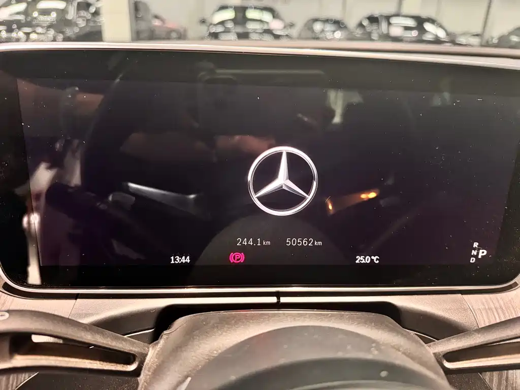 Mercedes-Benz C-Class 2023 — фото 8