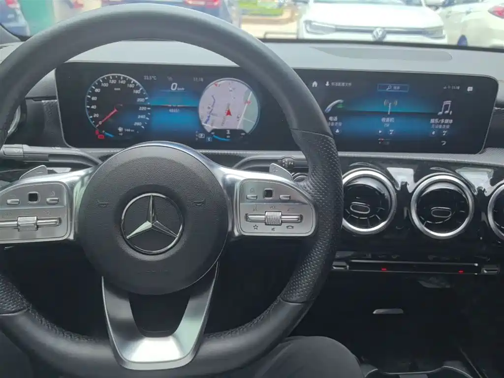 Mercedes-Benz A-Class 2019 — фото 10