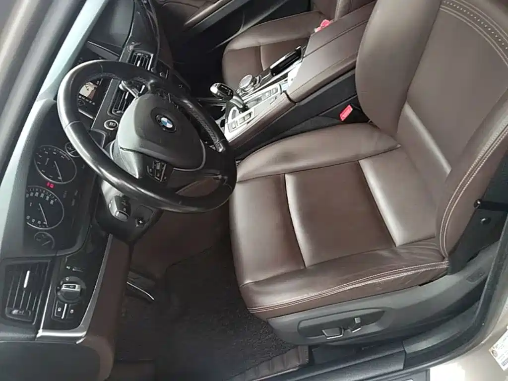 BMW 5 Series 2015 — фото 15