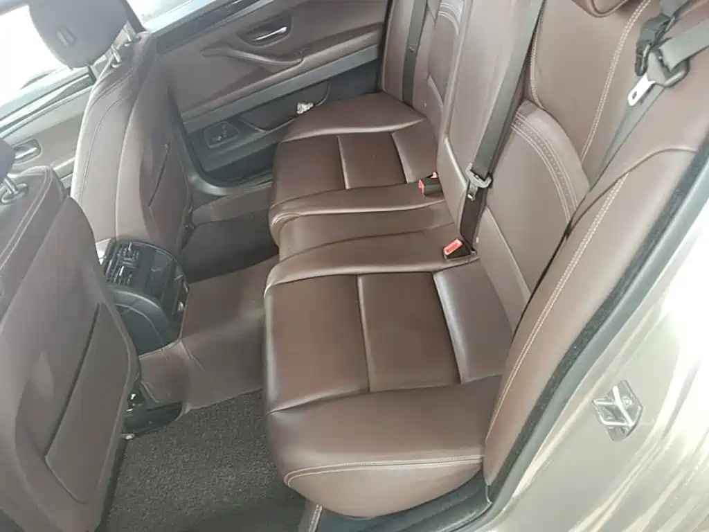 BMW 5 Series 2015 — фото 17