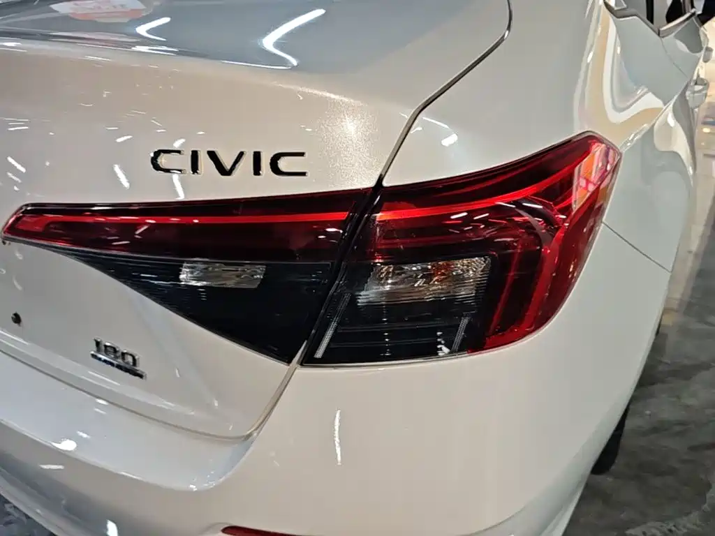 Honda Civic 2021 — фото 24
