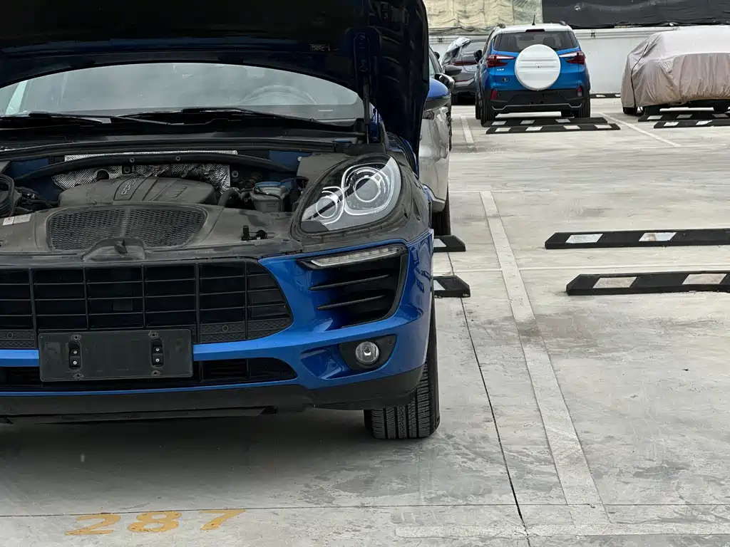 Porsche Macan 2017 — фото 30