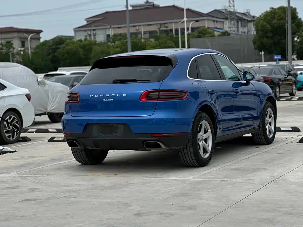 Porsche Macan 2017 — фото 23