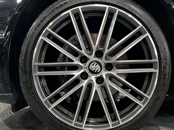 Porsche Panamera 2023
