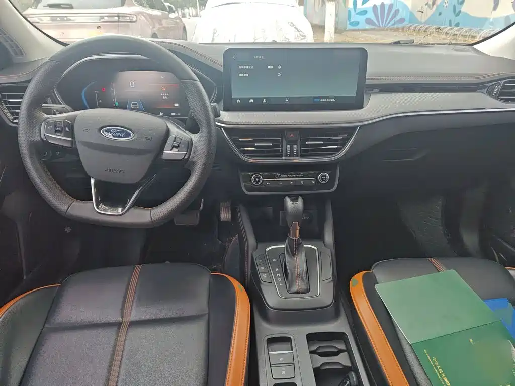 Ford Focus 2023 — фото 13